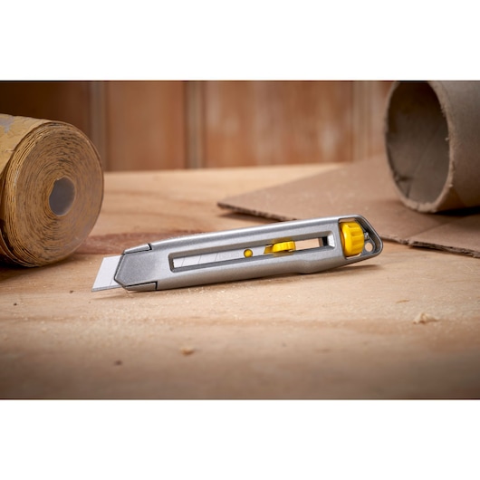 STANLEY® InterLock® 18 mm Metal Snap Off Knife