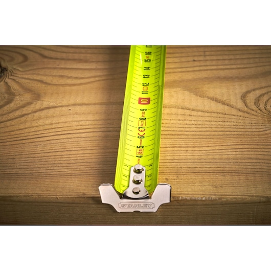 STANLEY® FATMAX® Xtreme™ 8m (32mm Wide)Tape Measure