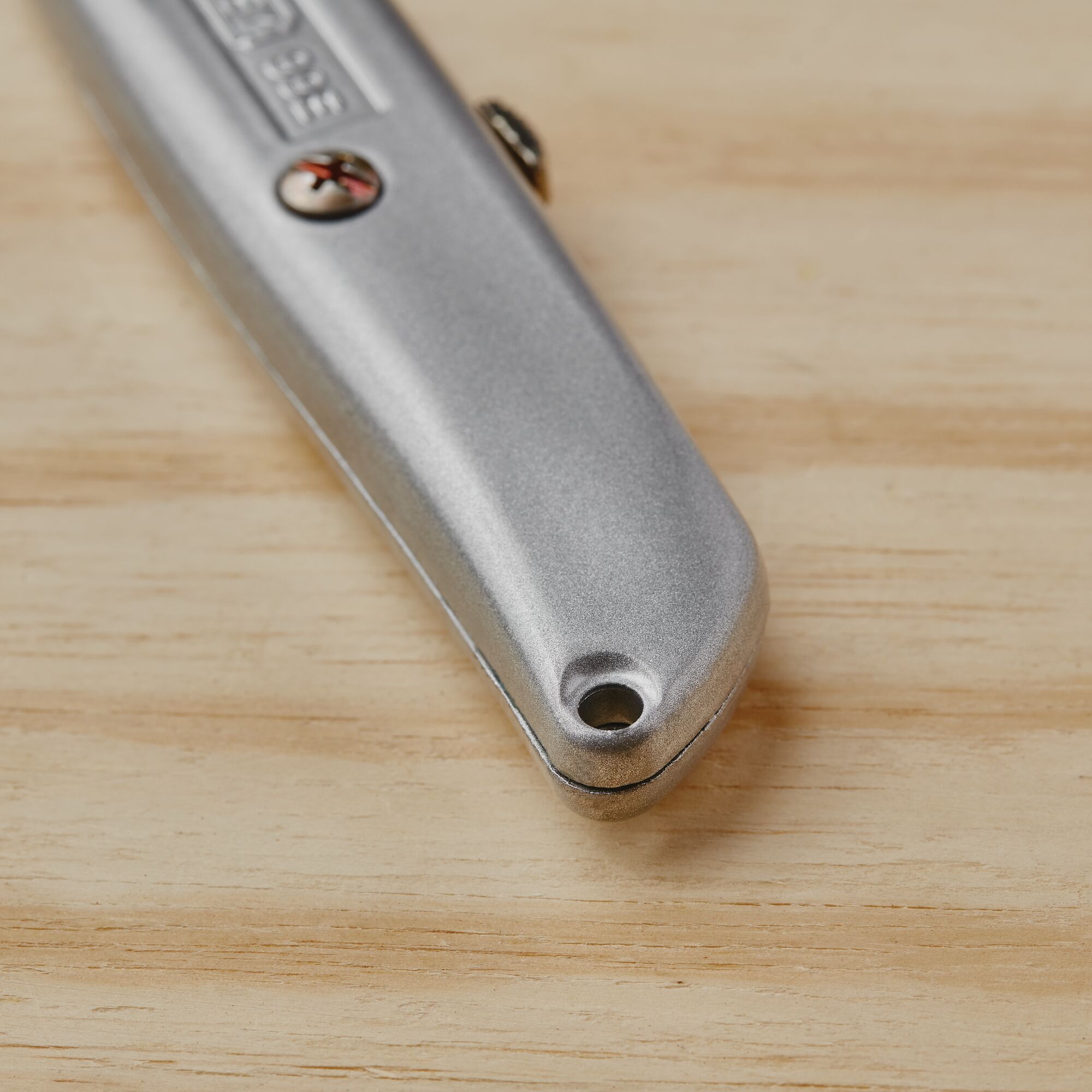 Classic 99® 152 mm (6 in.) Retractable Grey Knife | STANLEY