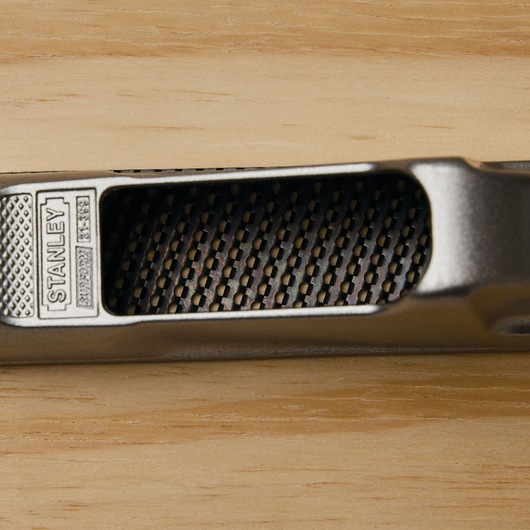 Replaceable fine cut blade feature in 6 inch surform pocket plane.