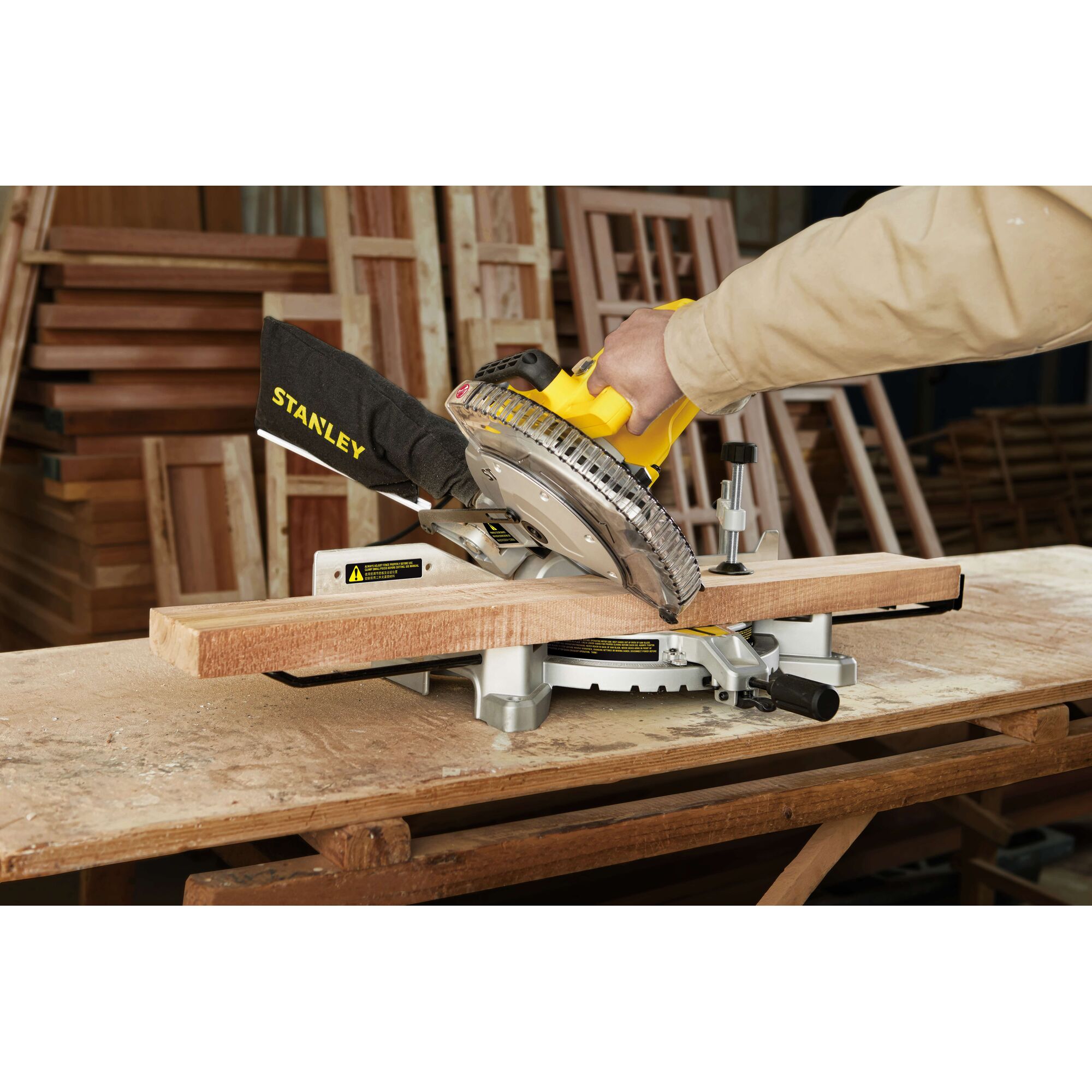 1650W 254mm Fixed Head Mitre Saw | STANLEY