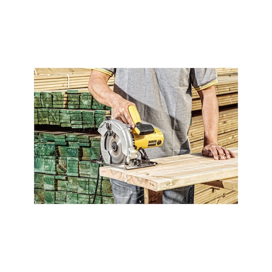 SC16, 1600W CIRCULAR SAW, Application