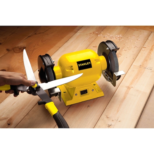 373W 152mm Bench Grinder