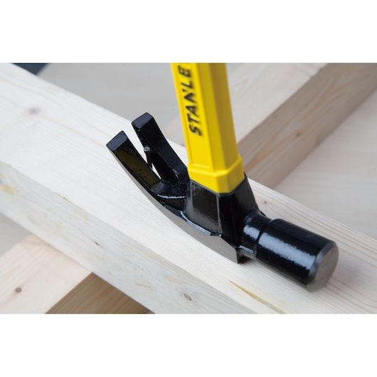 16 Oz Hammer With Fiberglass Handle