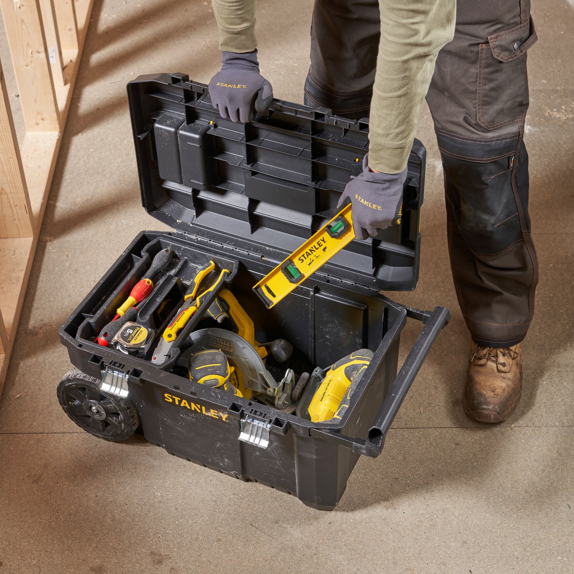 FLAT STANLEY Icanread! 10冊セット STANLEY® 50L Essential Tool Chest With Metal Latches | STANLEY