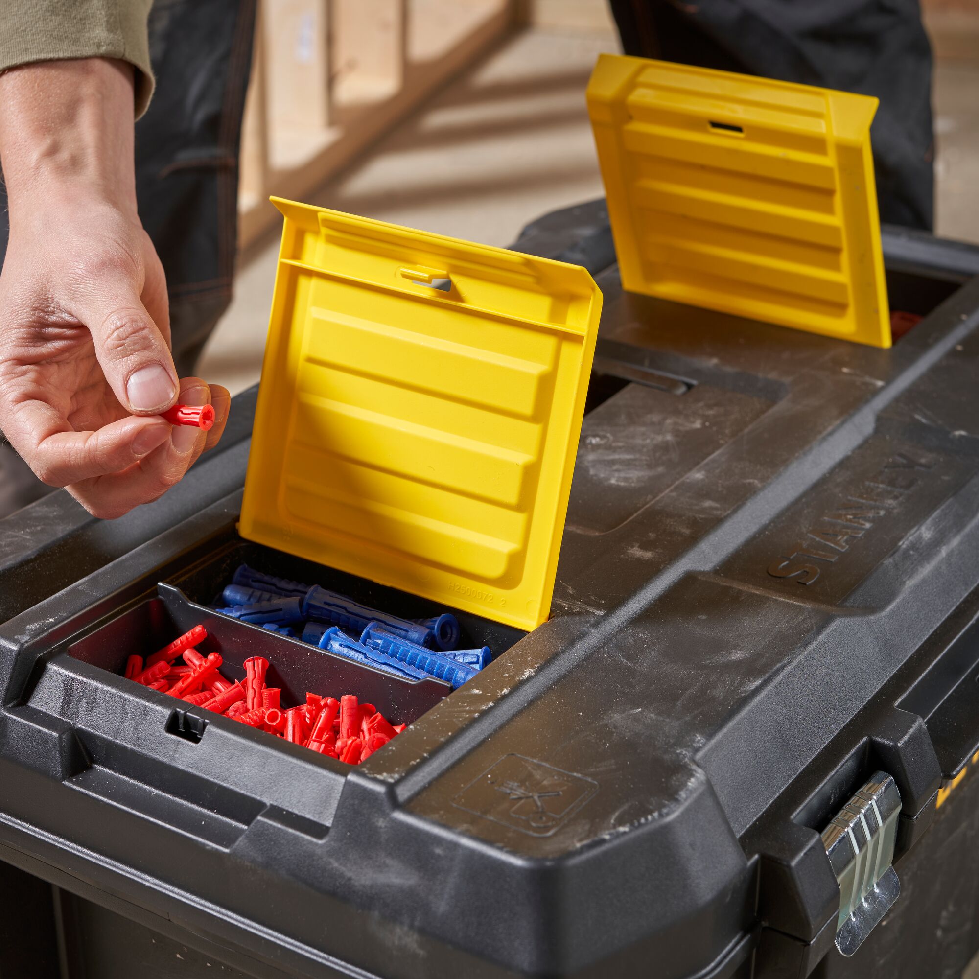 FLAT STANLEY Icanread! 10冊セット STANLEY® 50L Essential Tool Chest With Metal Latches | STANLEY