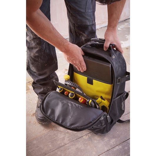 ▷ Mochila con ruedas Stanley STST83307-1